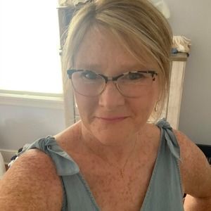 Meet your Posher, Catherine